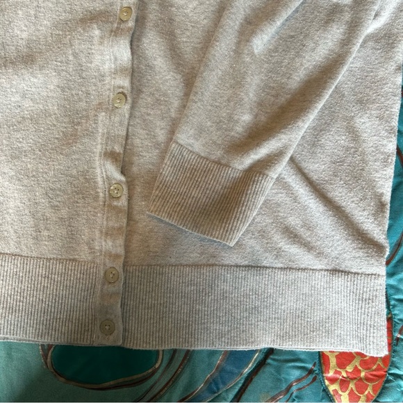 Lovely little yellow and grey button up sweater for spring time.  Size XXL - Picture 11 of 13